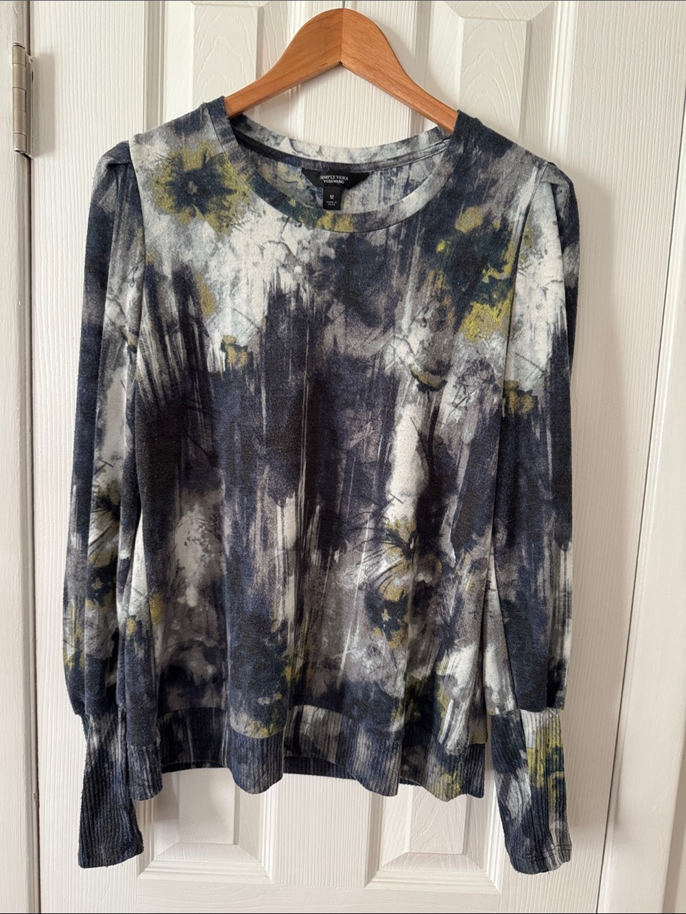 Simply Vera Vera Wang Navy, White & Olive Tie-Dye Floral Pullover